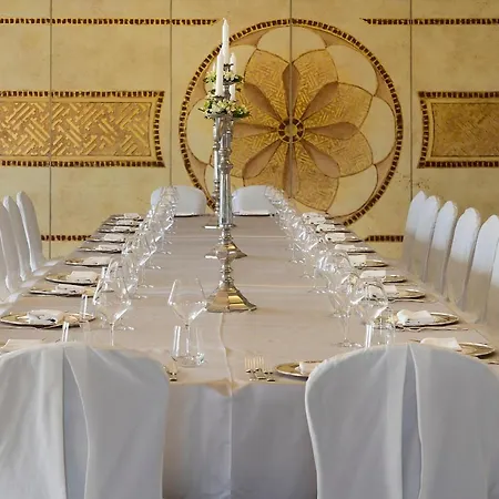 Palace Luxury Hotel