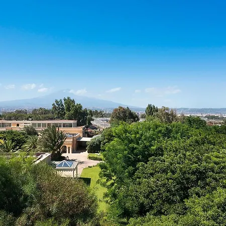 Palace Luxury 5* Katánie