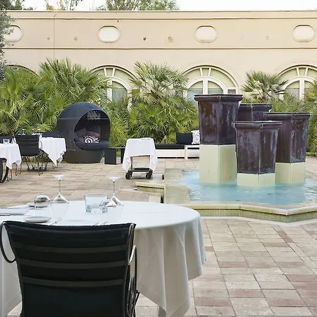 Palace Luxury Hotel