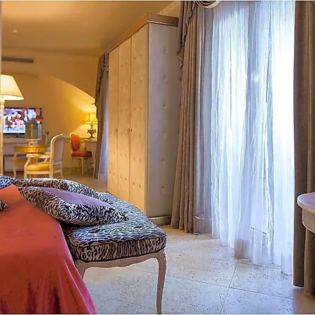 Palace Luxury 5* Catânia