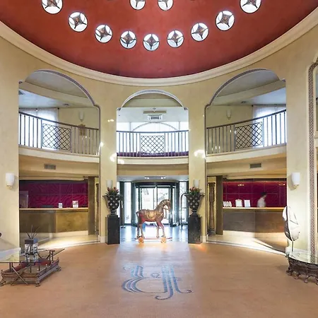 Palace Luxury