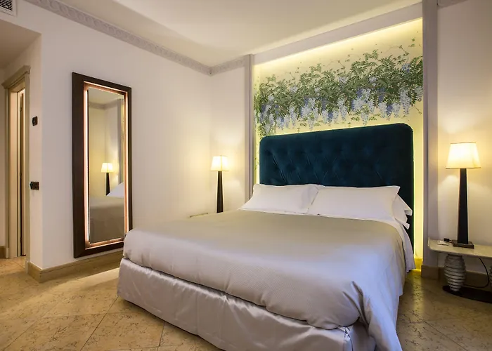 Palace Luxury Hotel 5*