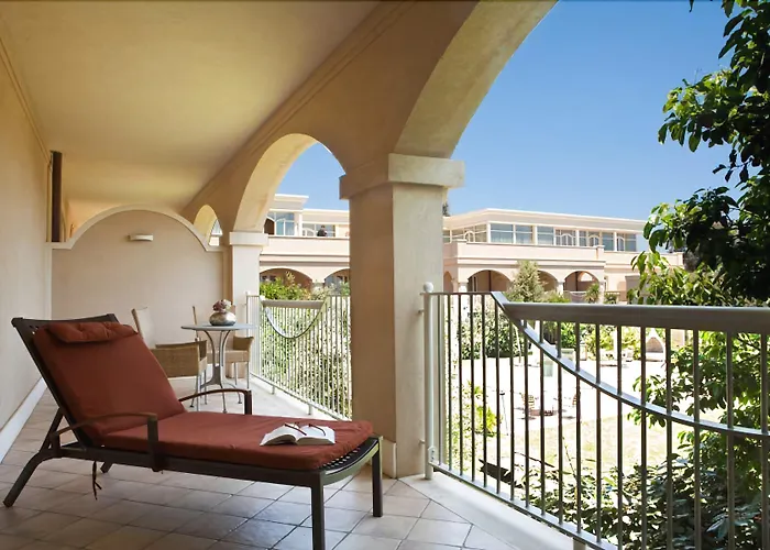 Palace Luxury Hotel 5*